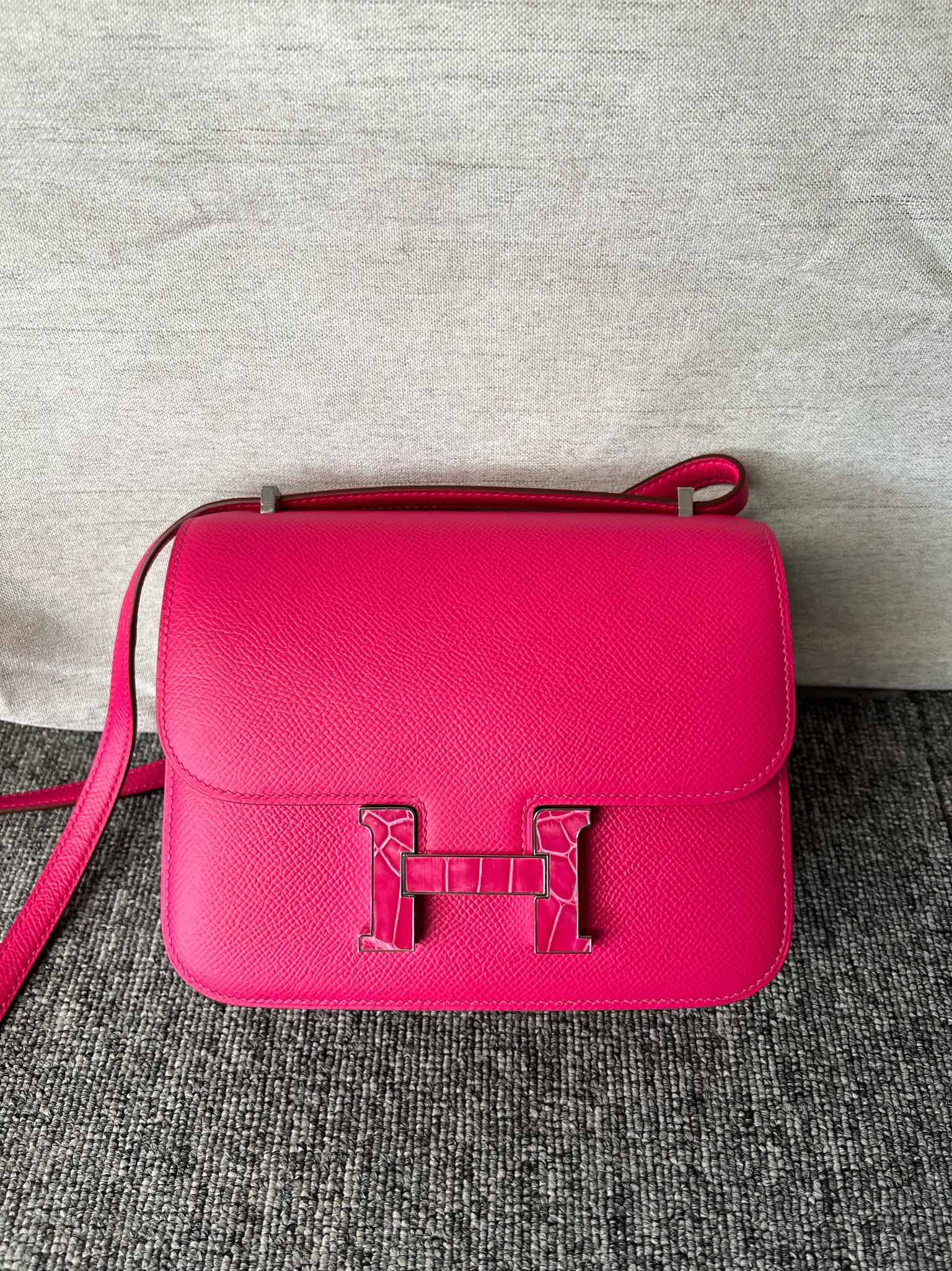 에르메스 콘스탄스18 멕시칸핑크 앱송 악어가죽 버클